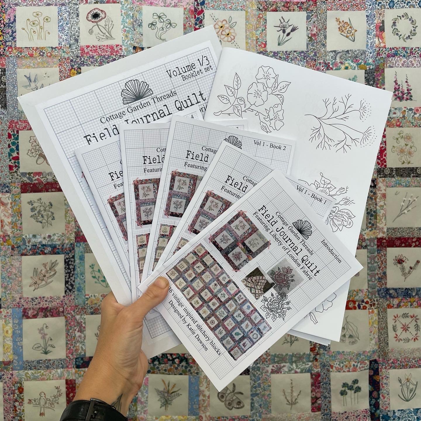 FIELD JOURNAL VOLUME 1 - BOOKLET SET