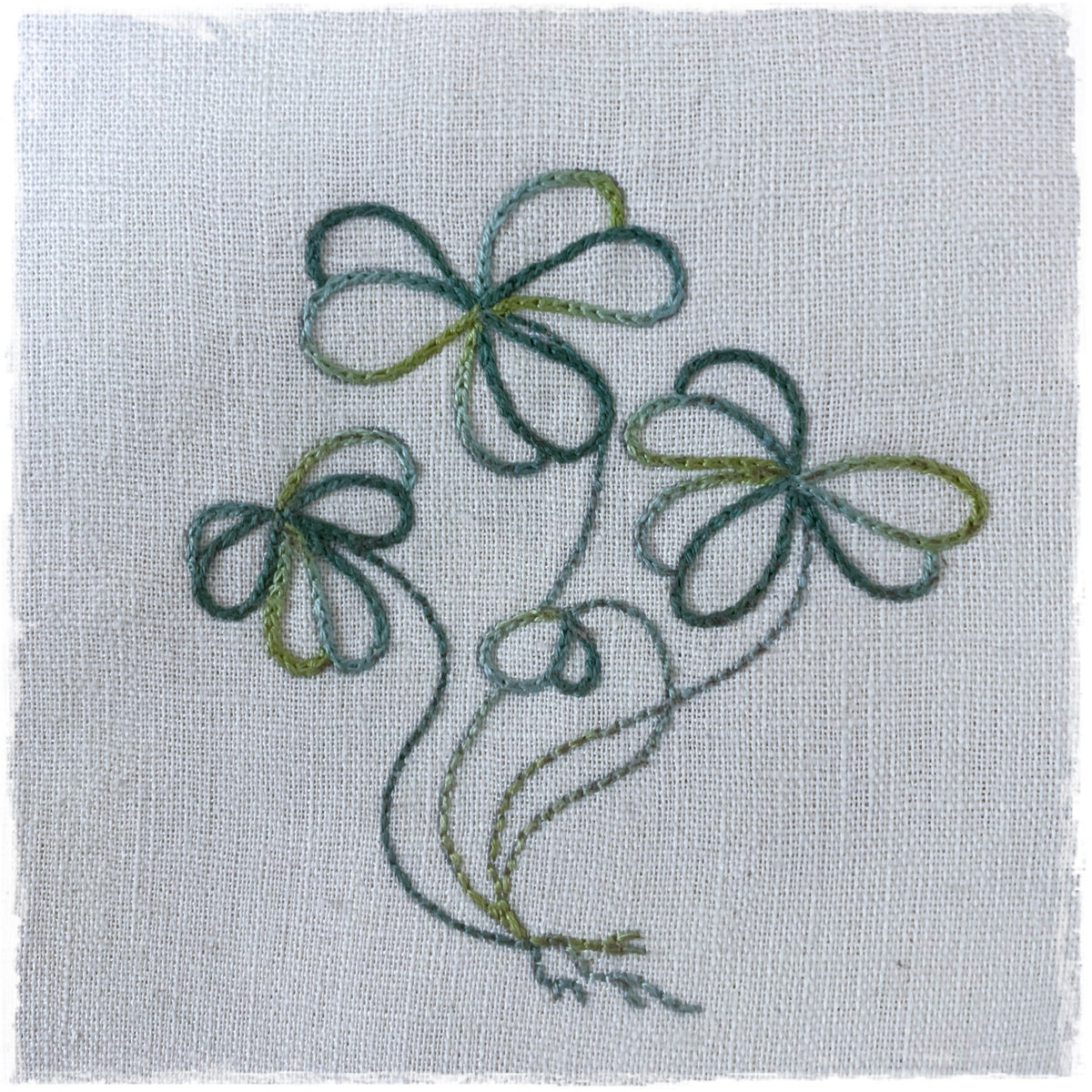 CLOVER HAND EMBROIDERY PATTERN - DIGITAL DOWNLOAD
