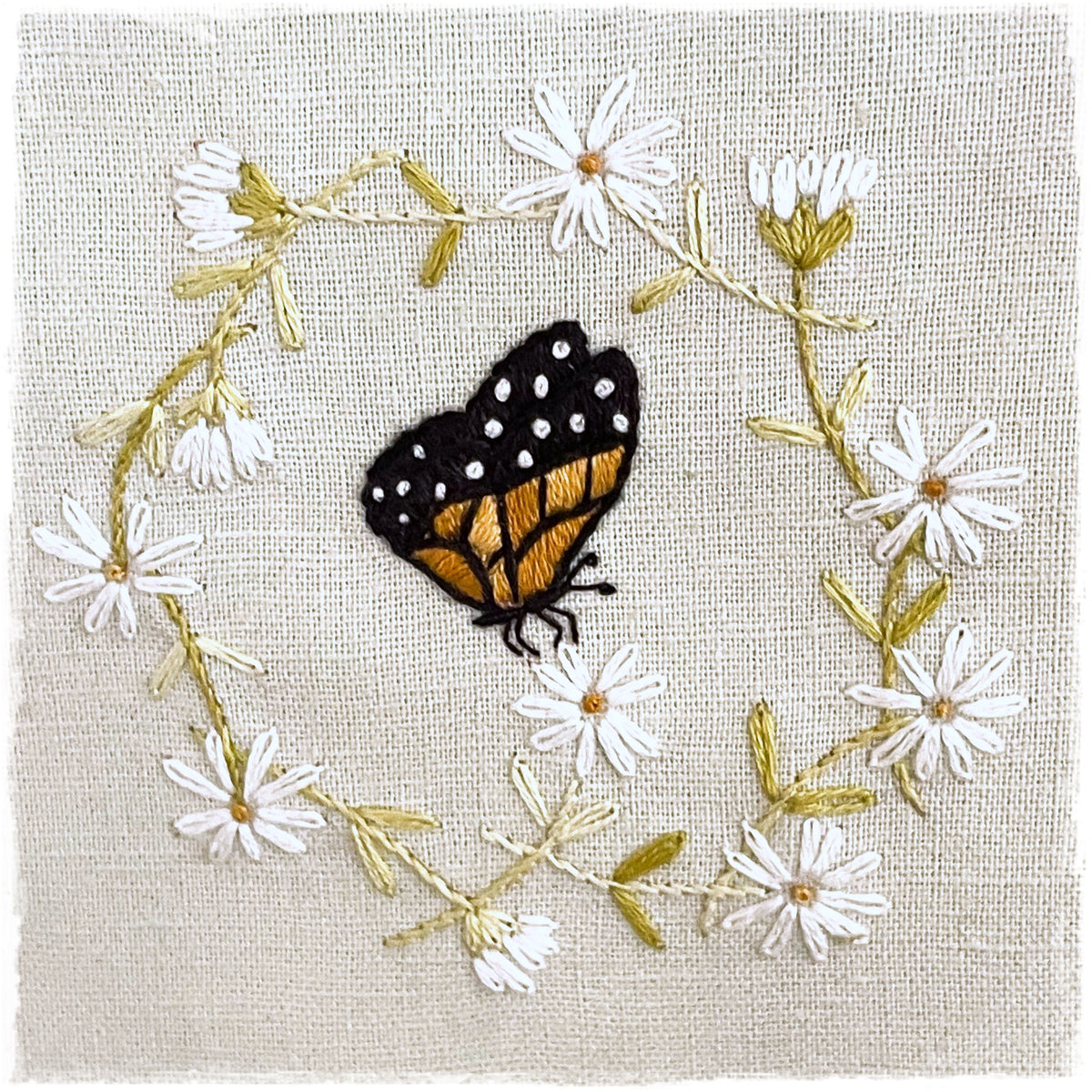 BUTTERFLY &amp; DAISY CHAIN WREATH HAND EMBROIDERY PATTERN - DIGITAL DOWNLOAD